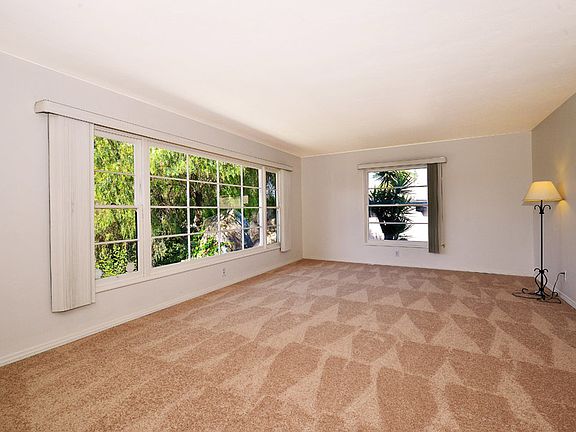 4th image of 1371 Pine Dr
