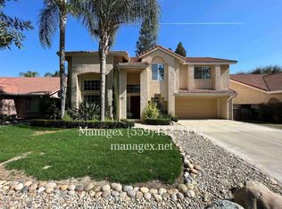 9270 N Green Meadows Ln, Fresno, CA 93720