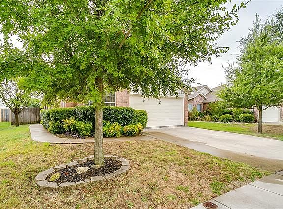 4th image of 1109 Cottonwood Dr
