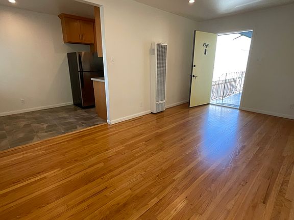 5th image of 137 Lorton Ave #F