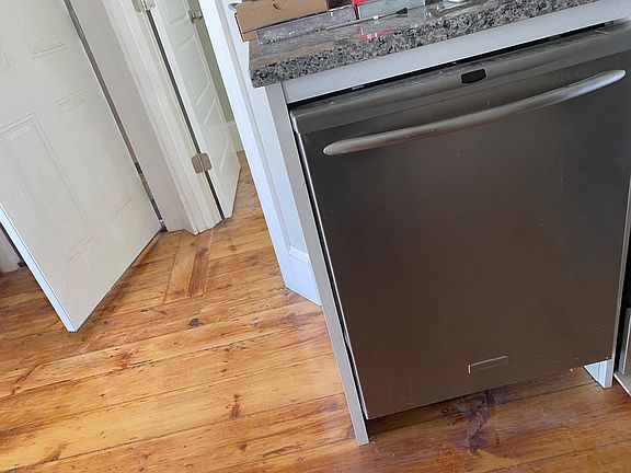 Pretty floors and new dishwasher