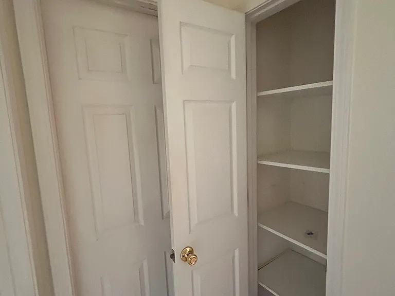 6125 Victoria Ave — Photo 6