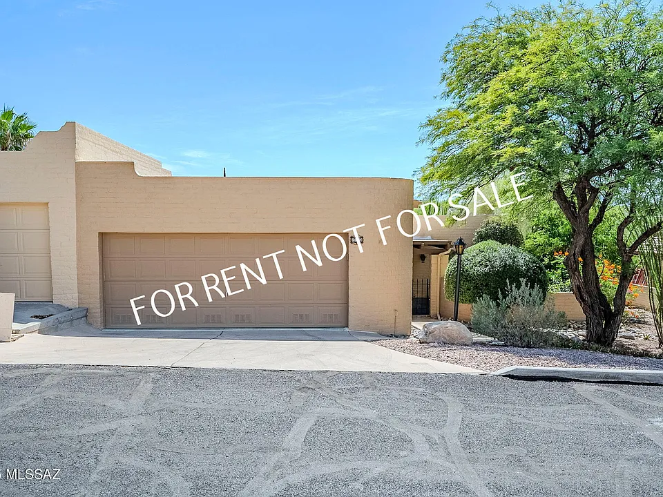 5084 N Camino Del Lazo