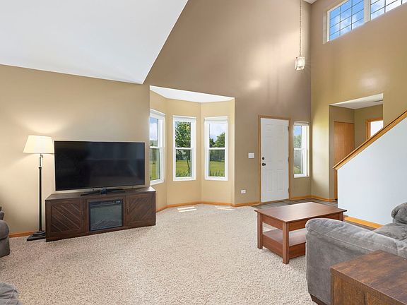 4th image of 3612 Forest View Dr