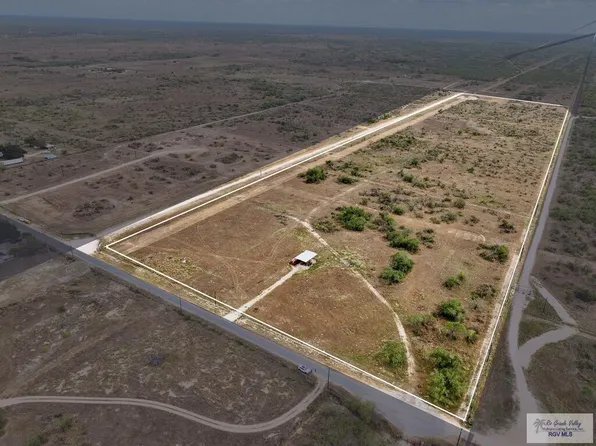 104 Las Primas Ln, Encino, TX 78353