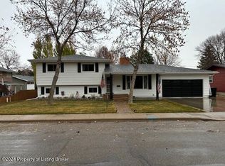 830 11th Ave W, Dickinson, ND 58601