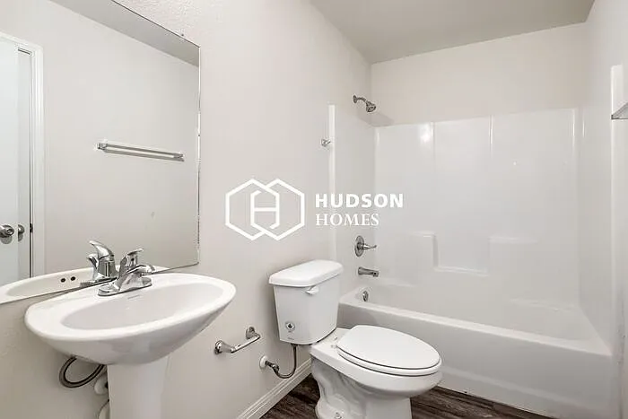 310 Zenith Ave — Photo 10