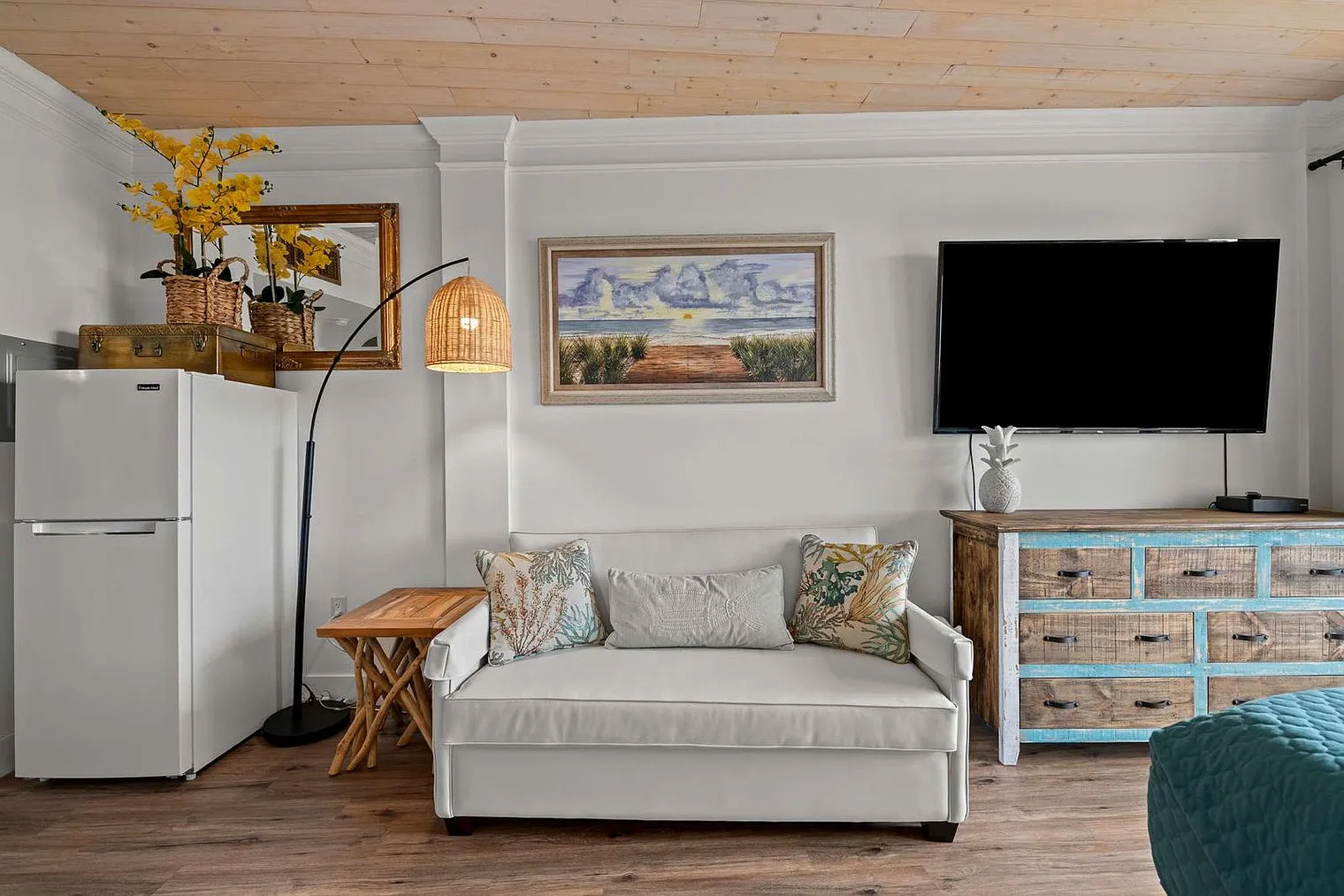 1 bed, 1.0 bath, 322 sqft, $1,720 — Photo 1