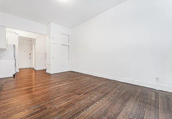 2nd image of 222 E 56th St #6M1