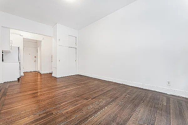 2nd image of 222 E 56th St #6M2