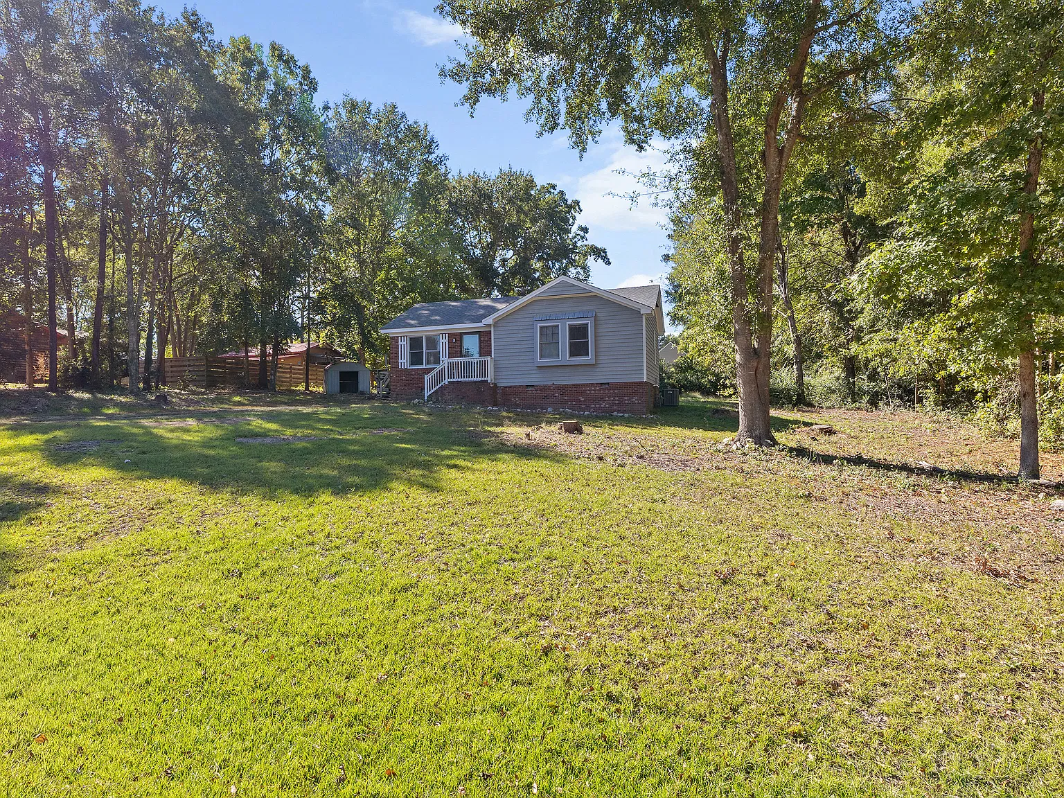 3 bed, 1.5 bath, 1004 sqft, $1,850 — Photo 3