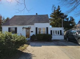 362 Mill Rd, Valley Stream, NY 11581