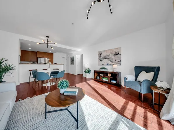 438 W Grand Ave APT 615, Oakland, CA 94612