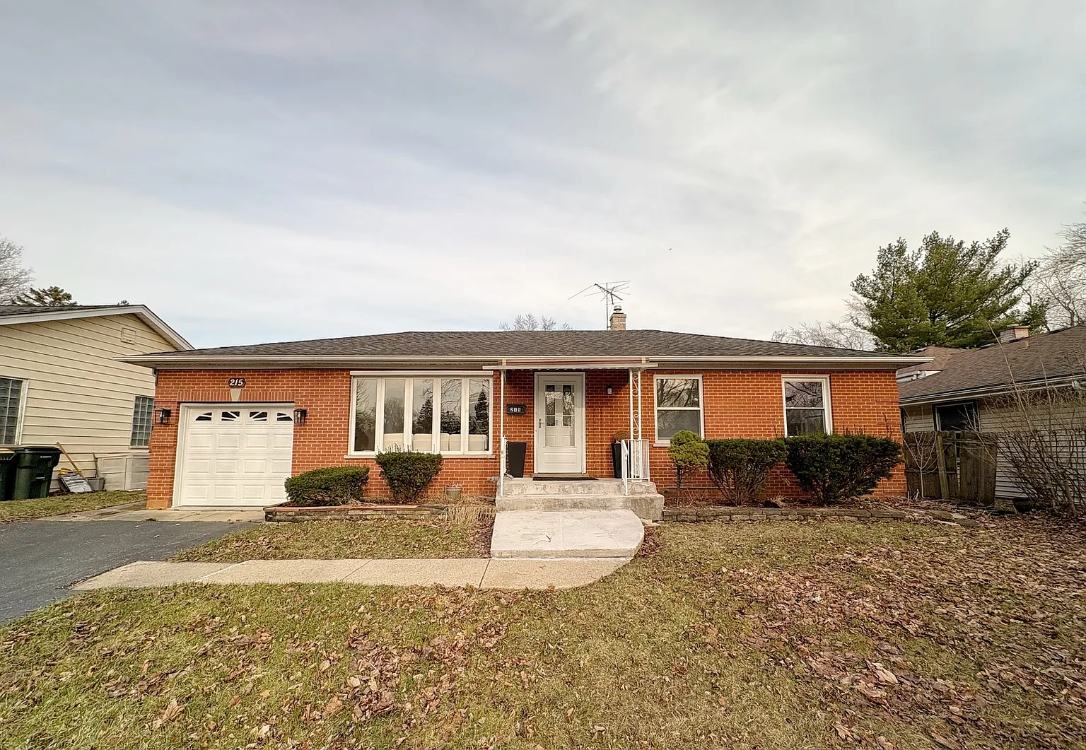 215 S Forest Ave photo 1