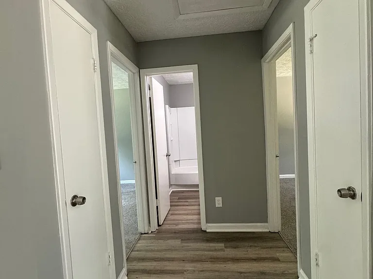 171 Adrian Dr — Photo 13