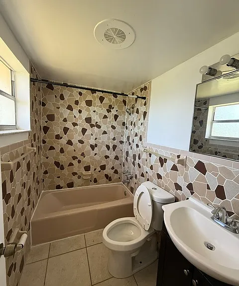 1020 N 18th Ct #201 — Photo 13