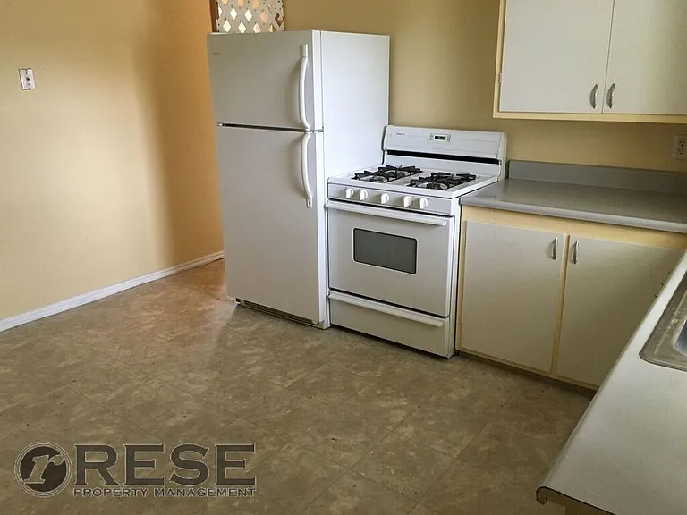 8228 S 1750 W — Photo 6