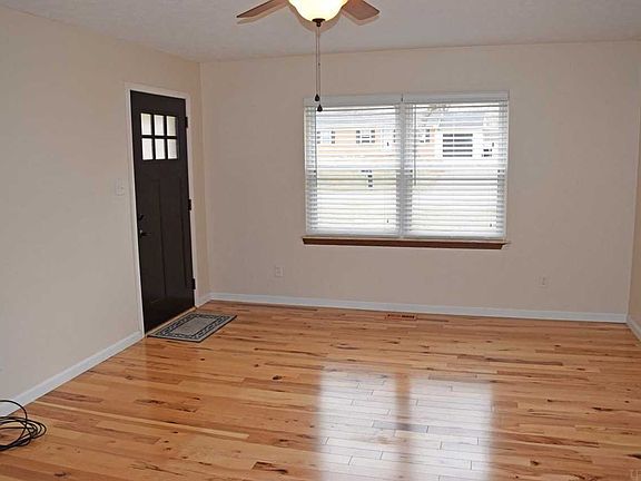 2nd image of 3023 Eastview Dr