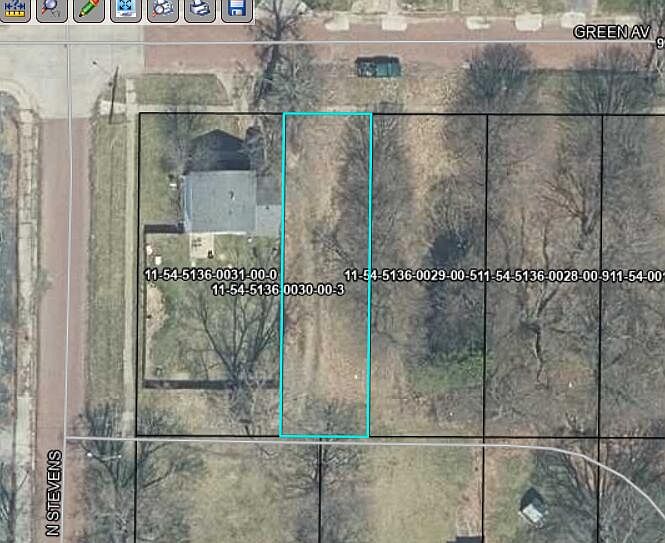 2nd image of 584 Green Ave