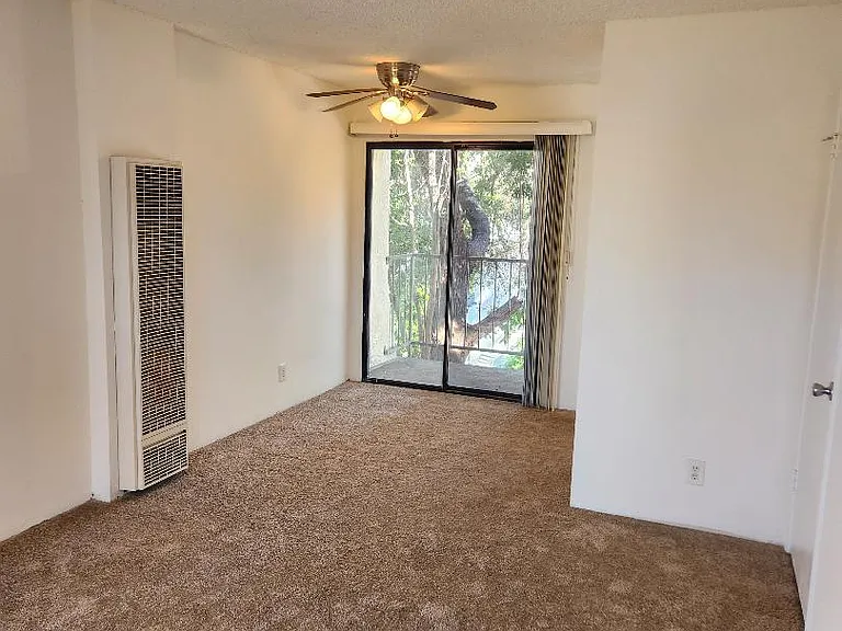 1140 Belmont Ave #8 — Photo 2