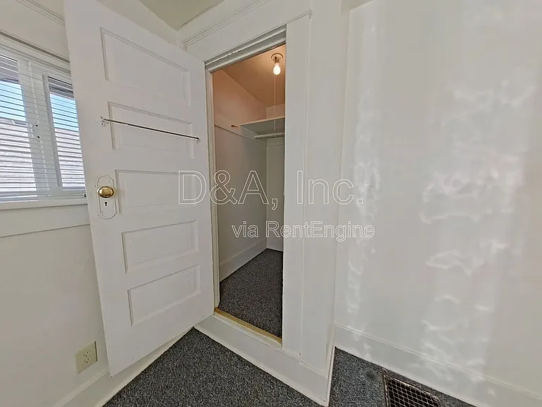 242 NW 15th St #1 — Photo 3