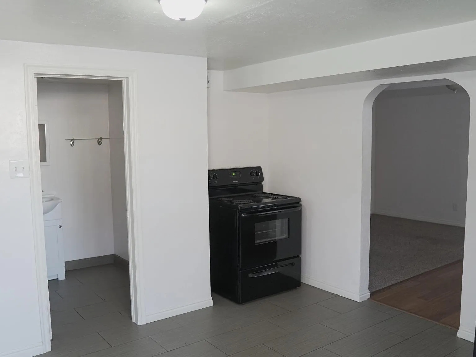 1 bed, 800 sqft, $1,295 — Photo 1