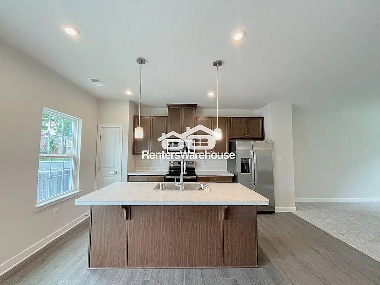202 Reids Place Dr — Photo 9