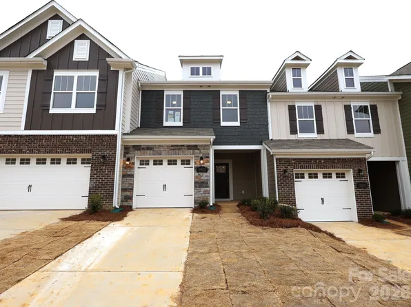 3323 Lilac Grove Dr, Charlotte, NC 28269