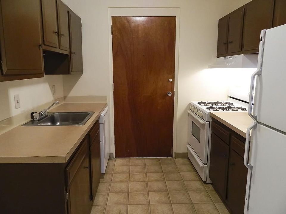 2nd image of 25 Ekman St APT 12E