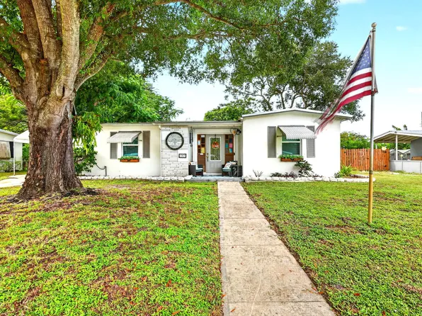 185 SE Serenata Court, Port St Lucie, FL 34983