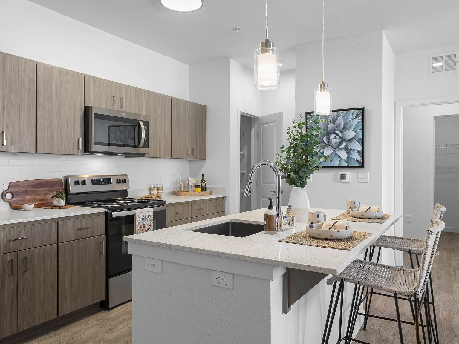 Cielo Luxury Living Apartments — Photo 2