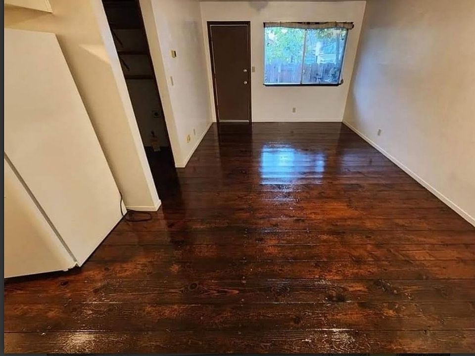 2nd image of 7465 Santa Ysabel Ave Unit D-p