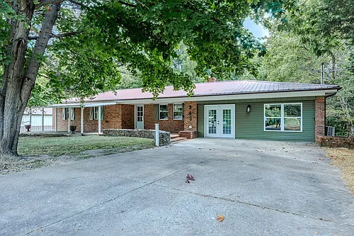 343 Meadowview Dr Photo 1
