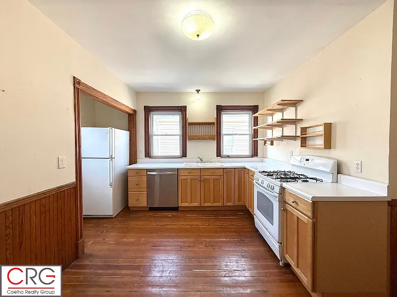 3 bed, 1.5 bath, 1600 sqft, $3,750 — Photo 3