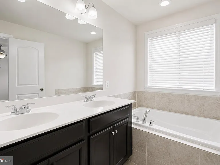 4731 Cambria Rd — Photo 37