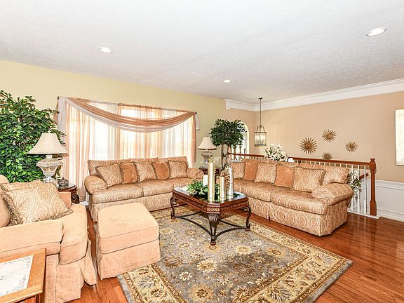 4th image of 11765 Harvard Ln