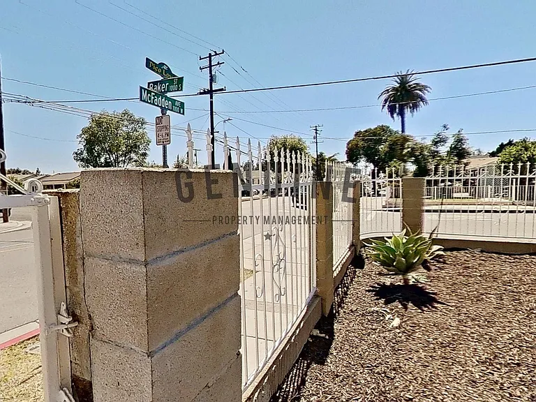 1145 W McFadden Ave — Photo 28