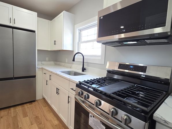 86 White St, Haverhill, MA