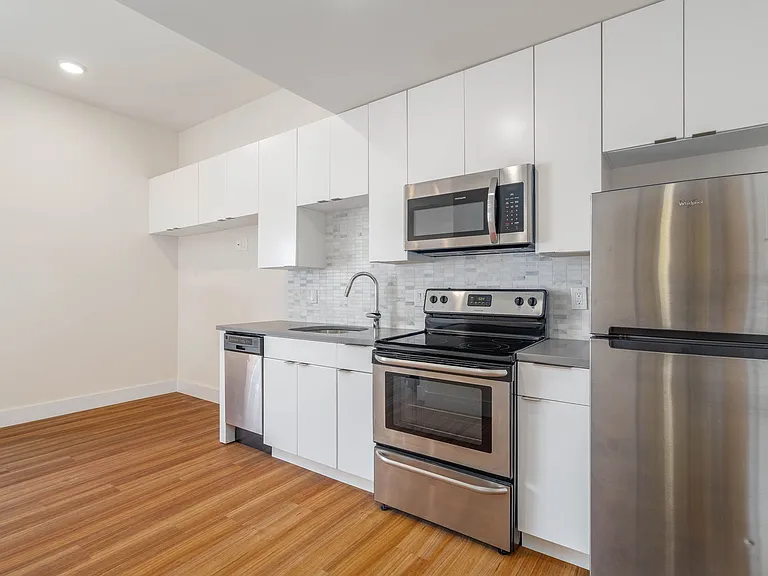 300 Market St #402 — Photo 2