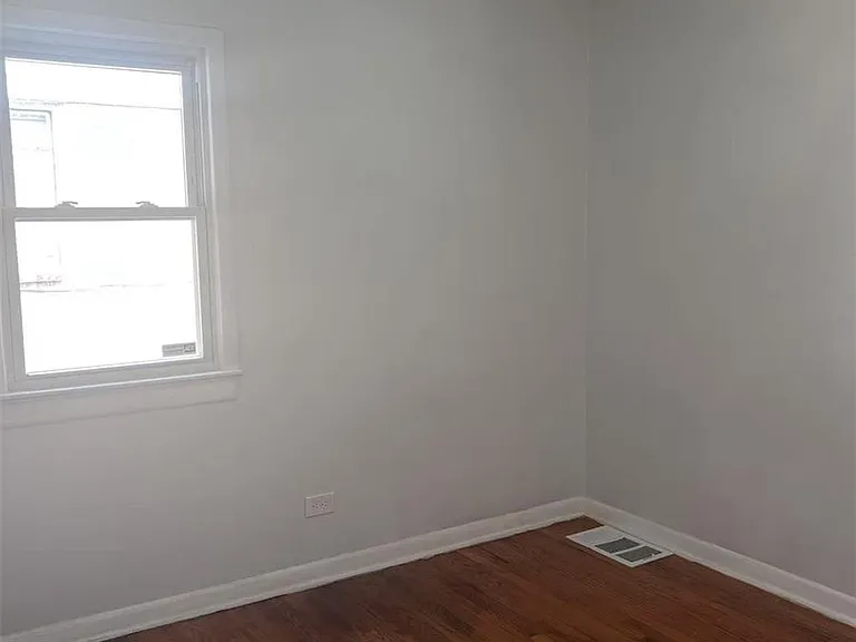 556 Wolff St — Photo 8
