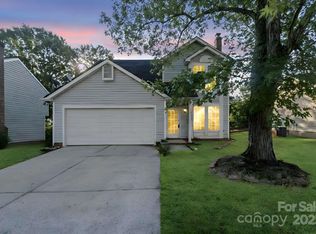 9428 White Cedar Ct, Charlotte, NC 28213