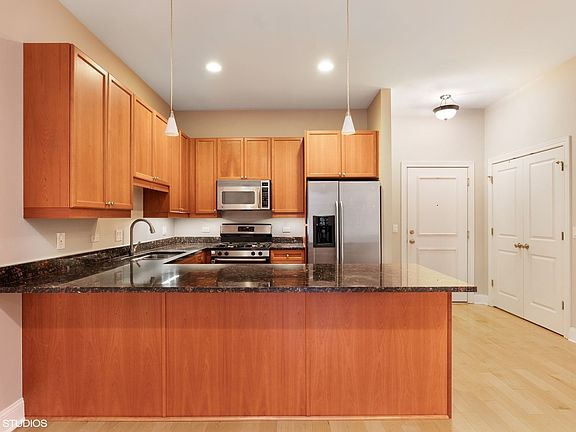 5th image of 4814 N Damen Ave APT 208