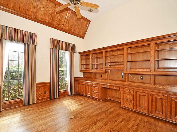 4th image of 2603 Autumn Lake Dr
