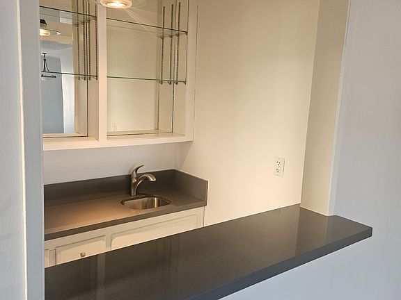 3rd image of 11924 Montana Ave APT 5