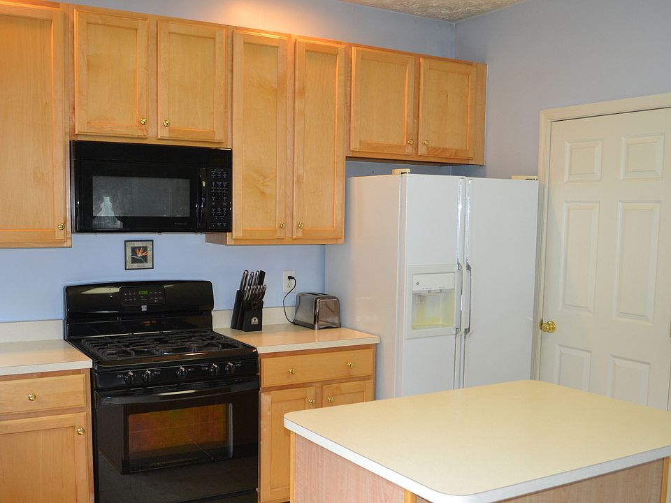 42" cabinets, GasStove