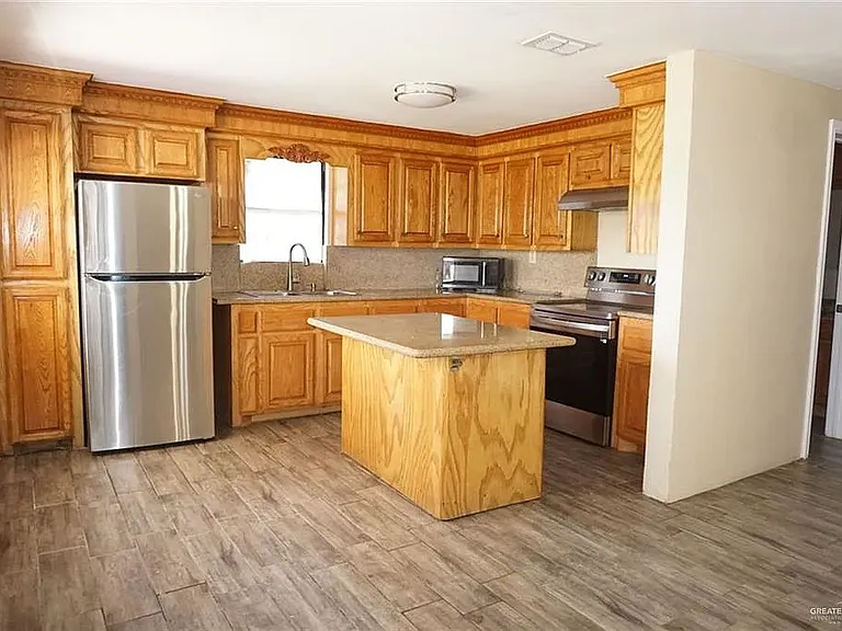 15505 Ebony St — Photo 7