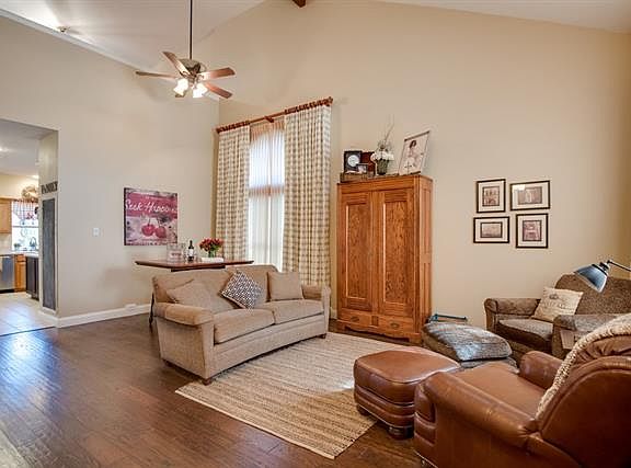 5th image of 104 Lakeway Ln
