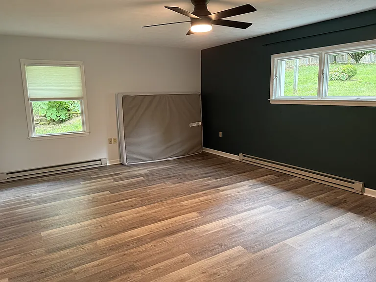 517 E Linn St — Photo 10