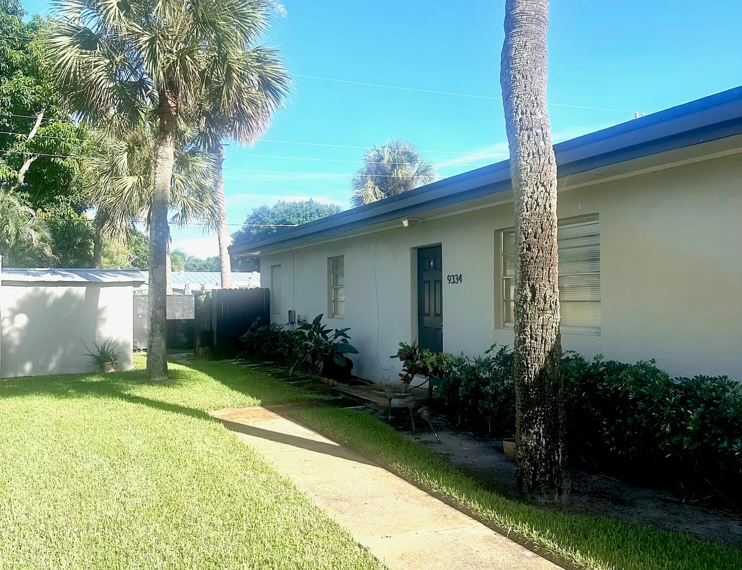 2 bed, 1.0 bath, 1040 sqft, $1,900 — Photo 2