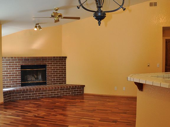 3rd image of 138 Casselman St